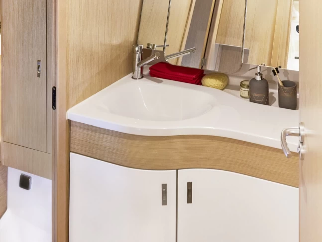 Alquiler de Velero, con o sin patrón Dehler Punat