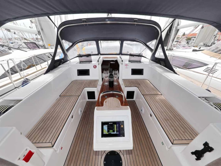 Alquiler de barcos Murter-Kornati barato de Bavaria C45 Holiday