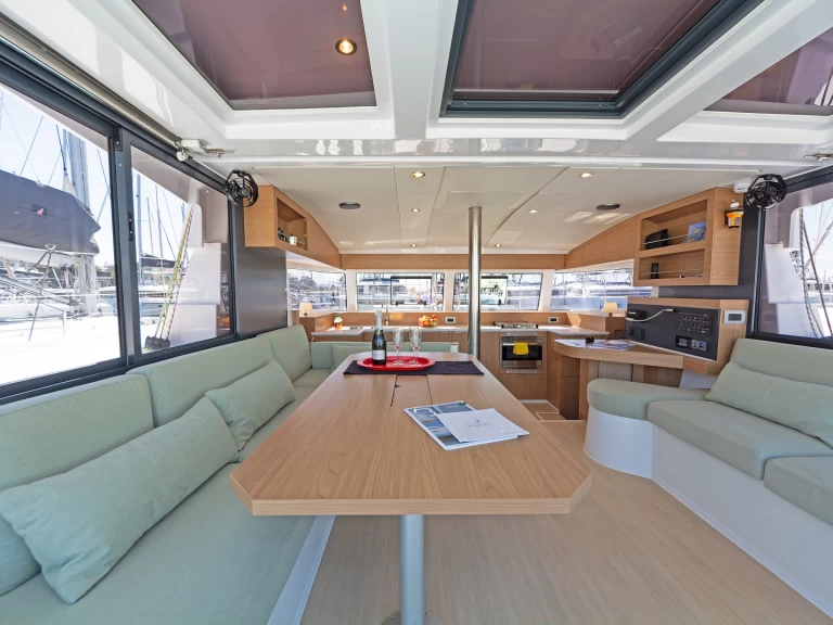 Bali Bali Catsmart de alquiler a Deme of Volos