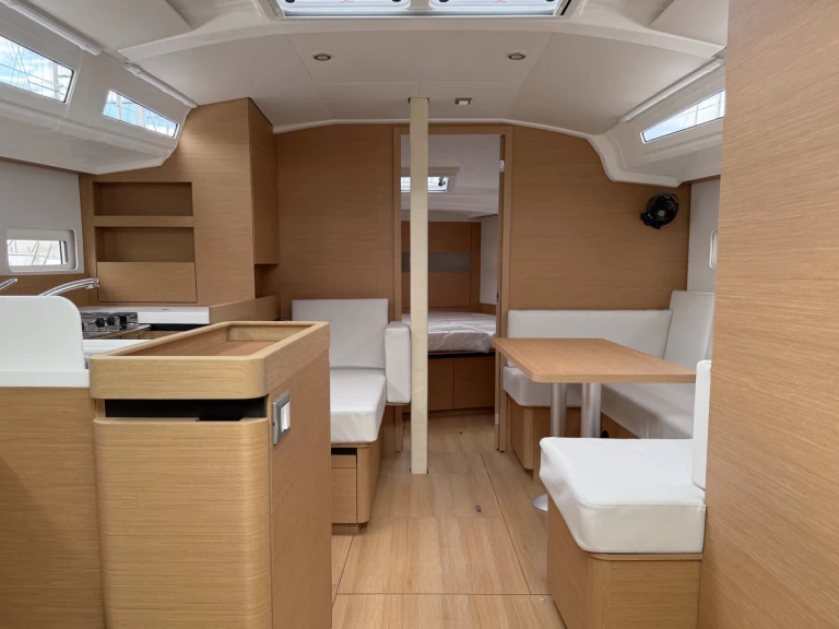 Alquiler de embarcaciones Jeanneau Sun Odyssey 410 enRogoznica en Samboat