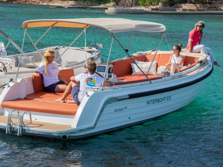 Interboat Intender 820 de alquiler a Port de Pollença