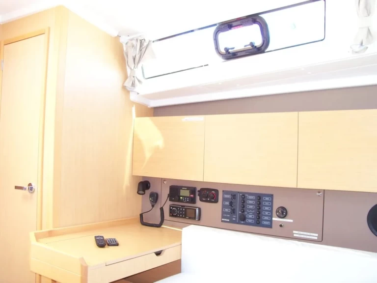 Alquiler de embarcaciones Bénéteau Oceanis 38 enTrogir en Samboat