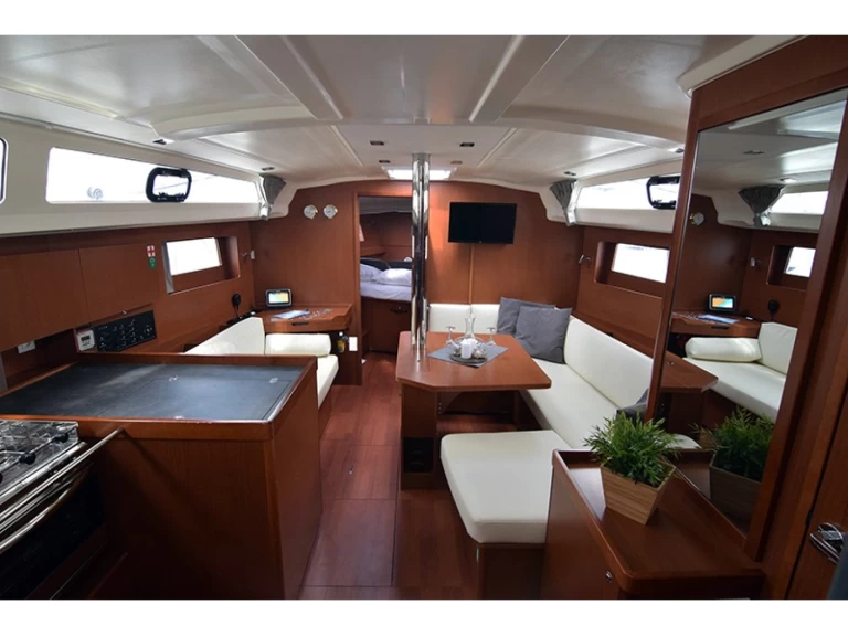 Bénéteau Oceanis 41.1 de alquiler a Álimos