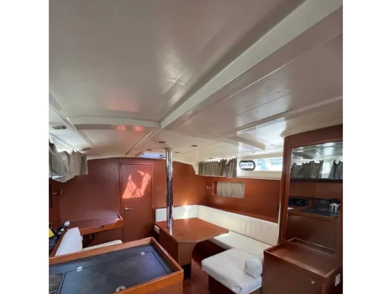 Bénéteau Oceanis 41.1 de alquiler a Gouviá