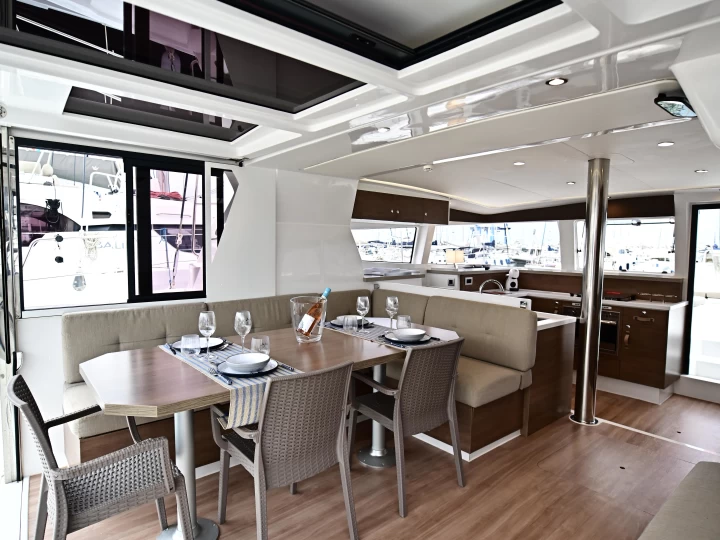 Alquiler Catamarán Bali con o sin  título de navegación