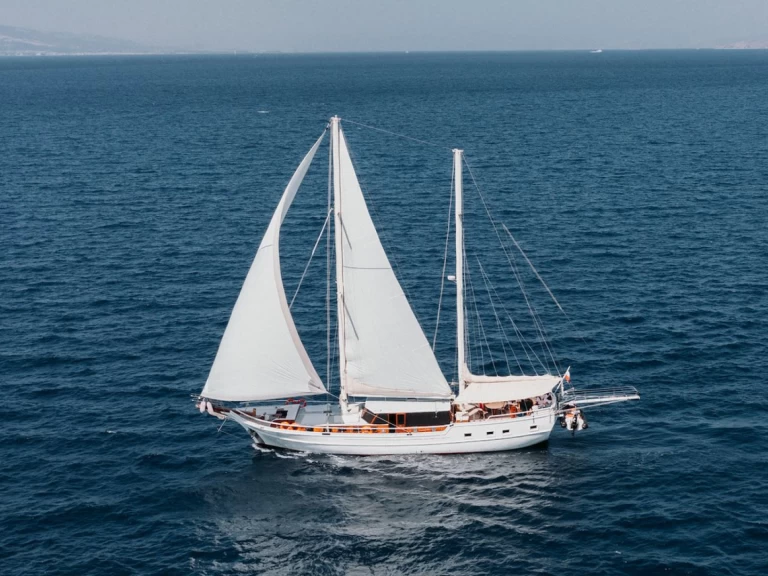 Alquiler Cos - Custom Made Beyaz Lale en SamBoat