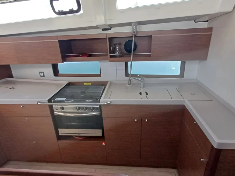 Alquiler de Velero, con o sin patrón Bénéteau Cos