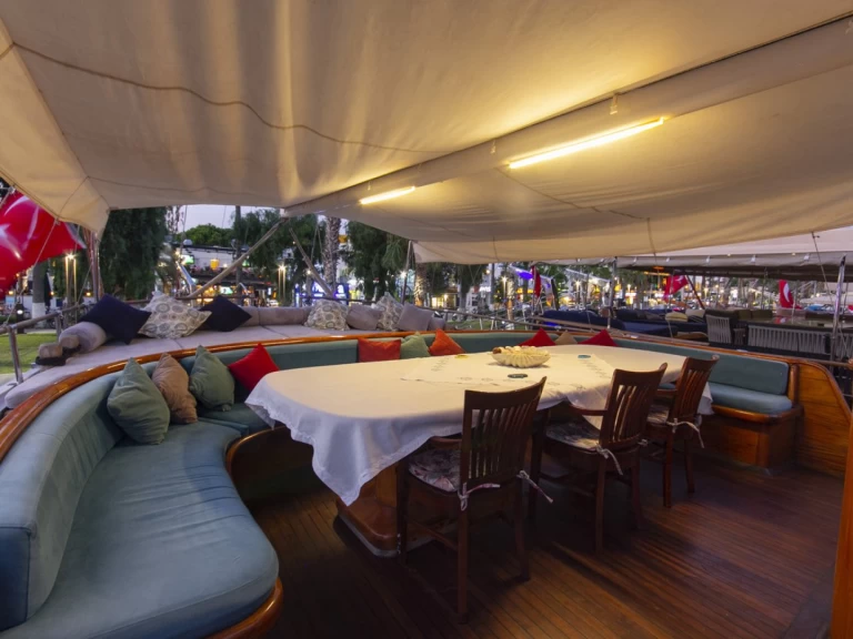 Custom Made Serenad de alquiler a Bodrum