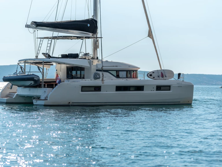 Catamarán para alquilar Kaštela al mejor precio