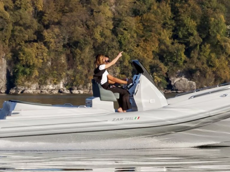 Alquiler Neumática Zar con o sin  título de navegación