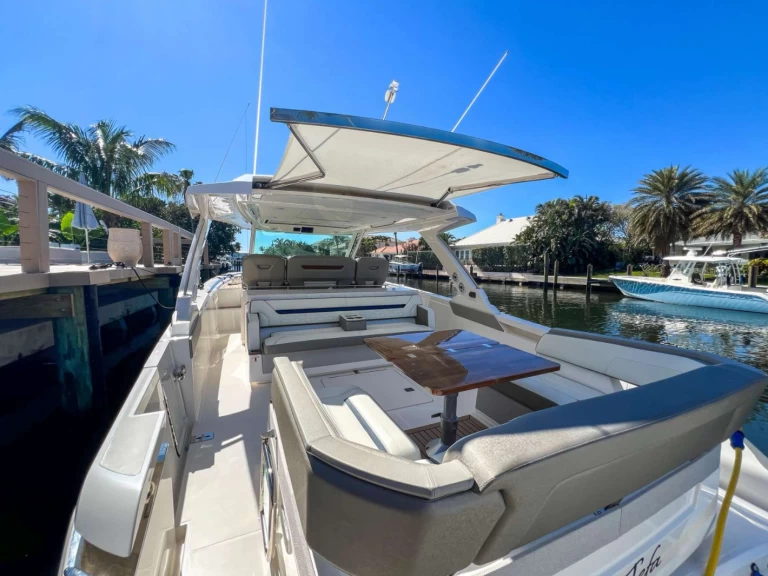 Alquiler de Yate de lujo, con o sin patrón Tiara Palm Beach