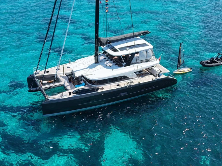 Lagoon Lagoon Sixty5 2025 de alquiler a Barcelona