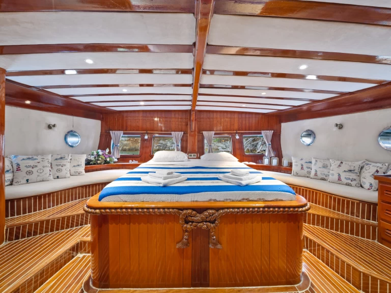 Velero para alquilar Split al mejor precio