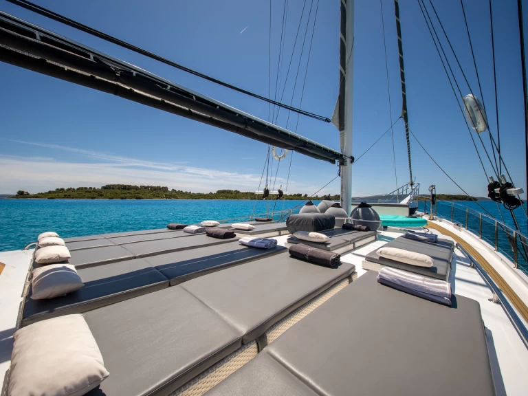  Gulet Anđeo de alquiler a Split