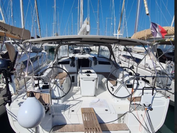 Alquiler de Velero, con o sin patrón Bénéteau Cos