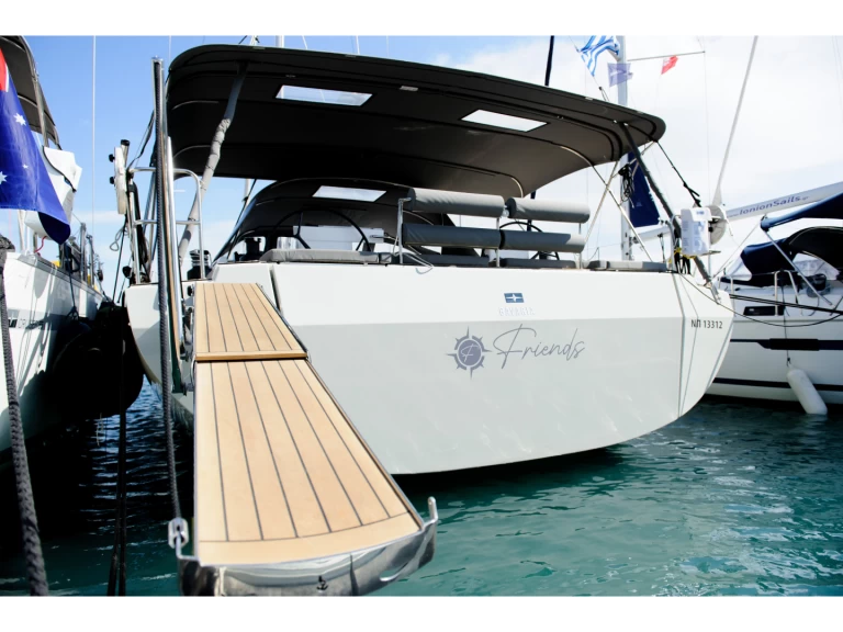 Alquiler de Bavaria Bavaria C57 en Néa Péramos