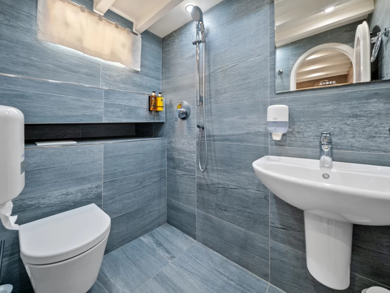 Velero para alquilar Split al mejor precio