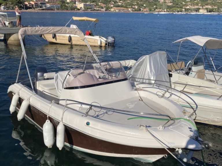 Alquiler de Pacific Craft Pacific Craft 570 WA en Agay