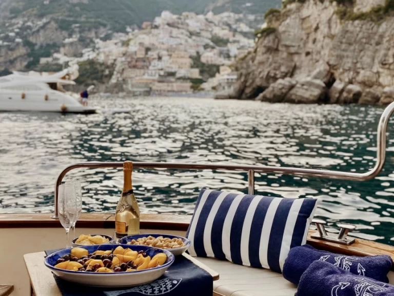 Lancha para alquilar Sorrento al mejor precio