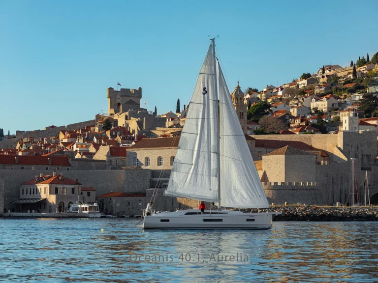 Alquiler de Bénéteau Oceanis 40.1 en Komolac