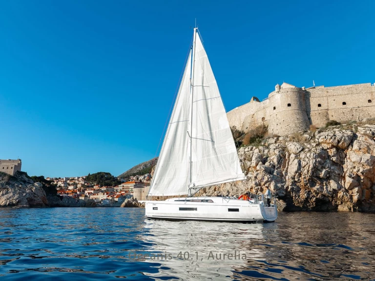 Alquiler de embarcaciones Bénéteau Oceanis 40.1 enKomolac en Samboat