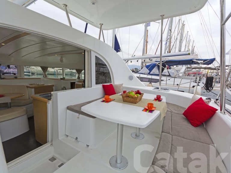 Alquiler de Lagoon Lagoon 380 S2 en Lávrio