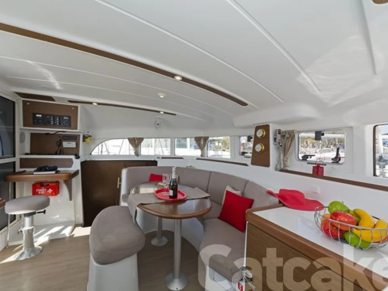 Catamarán para alquilar Lefkáda al mejor precio