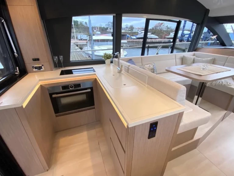 Alquiler de Sealine Sealine F430 en Kaštela