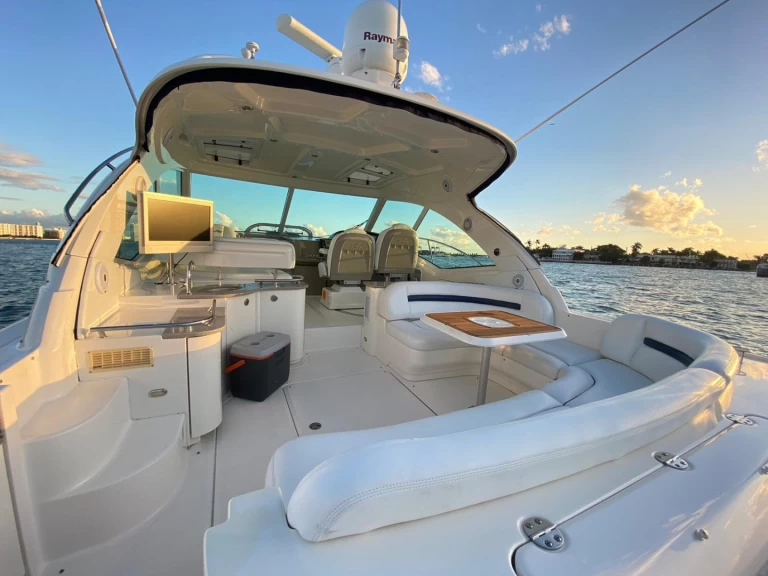 Alquiler de barcos Miami Beach barato de Sea Ray 480 Sundancer