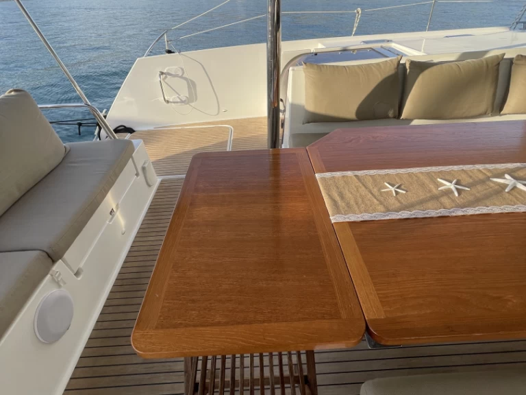 Alquiler Catamarán Fountaine Pajot con o sin  título de navegación
