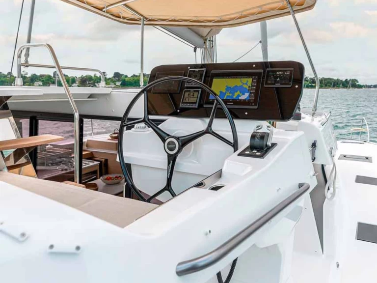 Alquiler Catamarán Fountaine Pajot con o sin  título de navegación