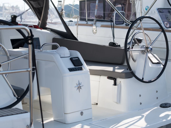 Velero para alquilar Skiathos al mejor precio