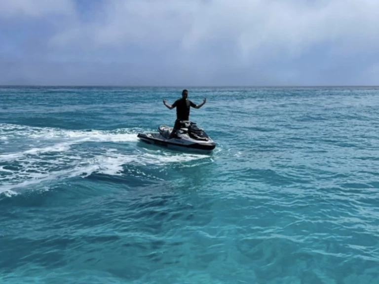 Alquiler Moto de agua Sea-Doo con o sin  título de navegación