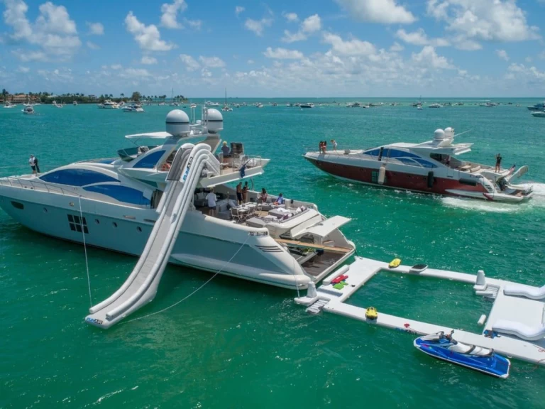 Azimut 103’ azimut S  de alquiler a Miami Beach