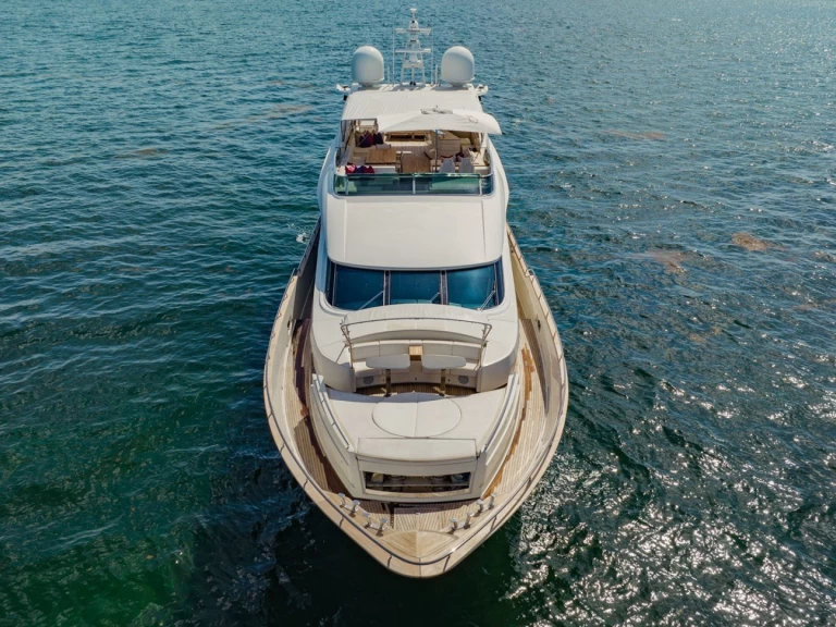 Dominator 100’ Dominator de alquiler a Miami Beach