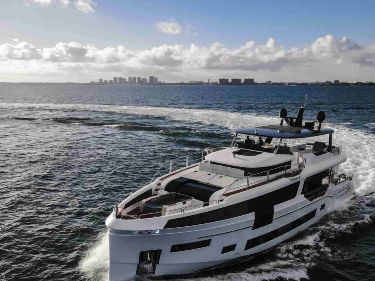 Alquiler de Sirena 88’ Sirena en Miami Beach