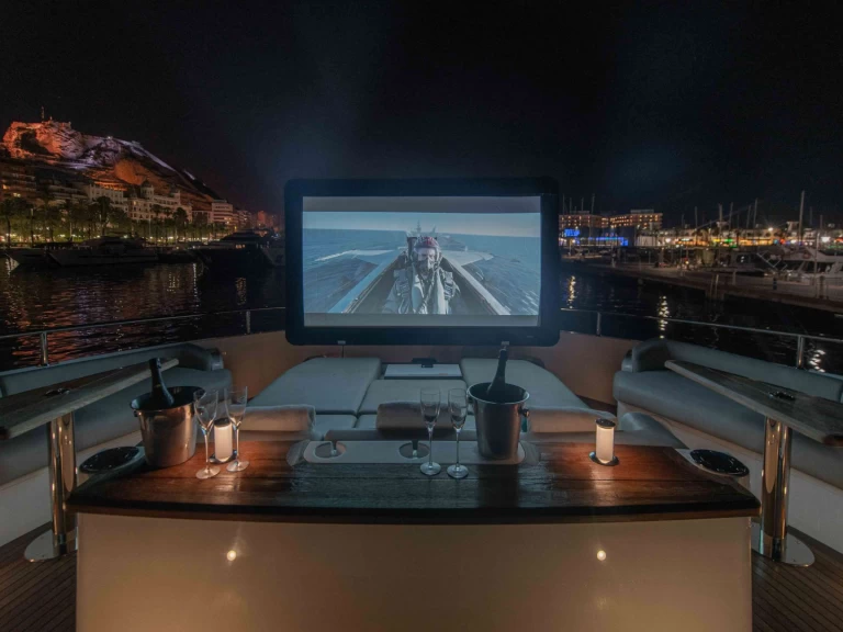 Alquiler de Yate de lujo, con o sin patrón Sunseeker Loano