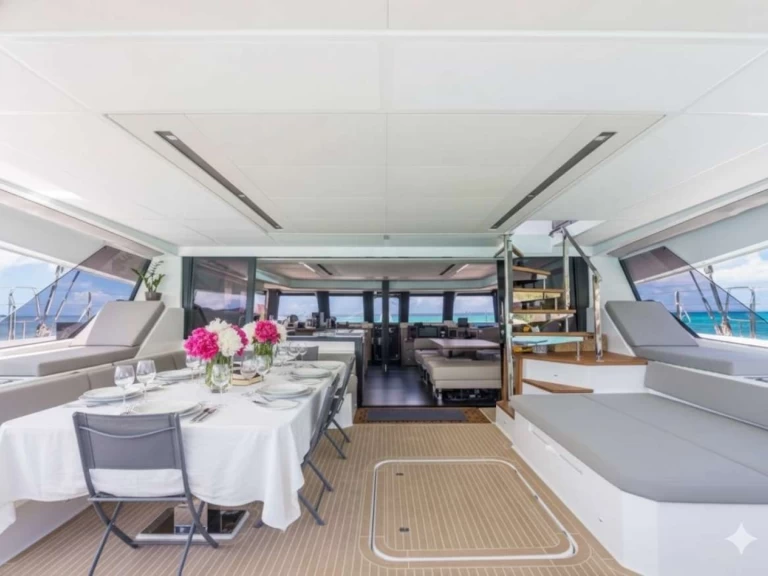 Fountaine Pajot ADEONA de alquiler a Córcega