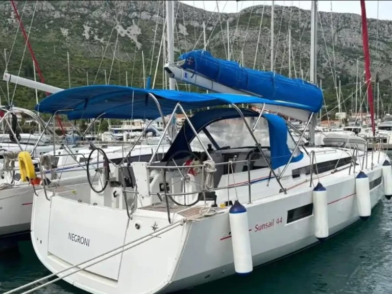 Alquiler de embarcaciones Jeanneau Sun Odyssey 440 enÁlimos en Samboat