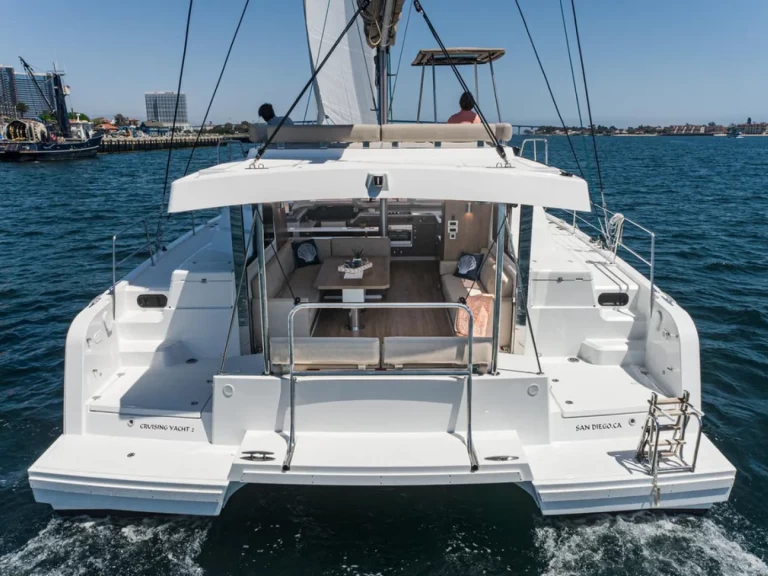 Alquiler de barcos Harbor Island barato de Bali 4.4