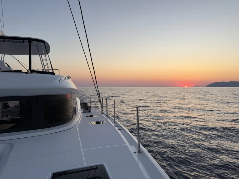 Alquiler de Catamarán, con o sin patrón Lagoon Álimos
