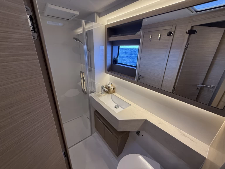 Alquiler Catamarán Lagoon con o sin  título de navegación