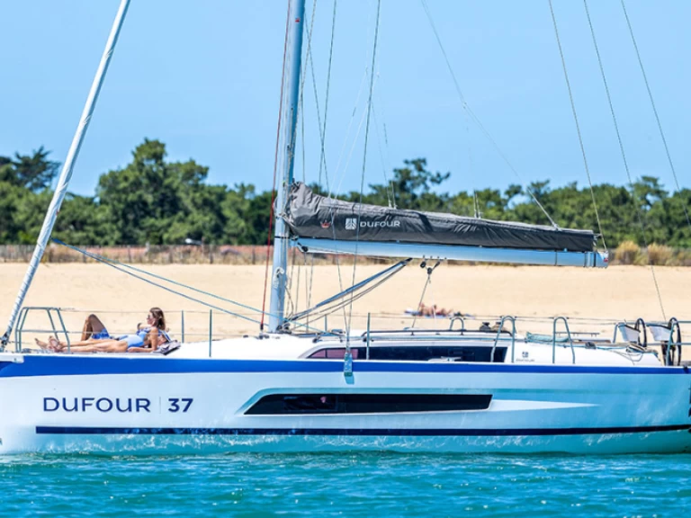 Alquiler de embarcaciones 74 DUFOUR 37 enArzon en Samboat