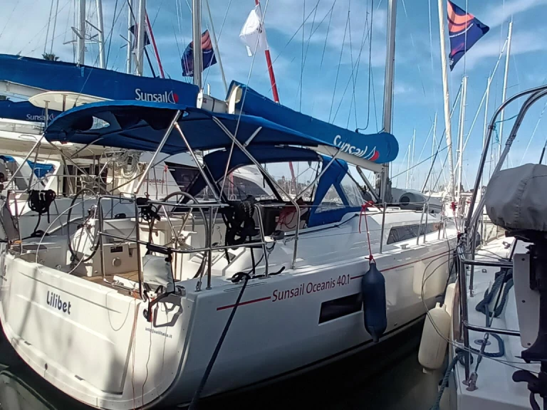 Alquiler de barcos Procida barato de Oceanis 40.1