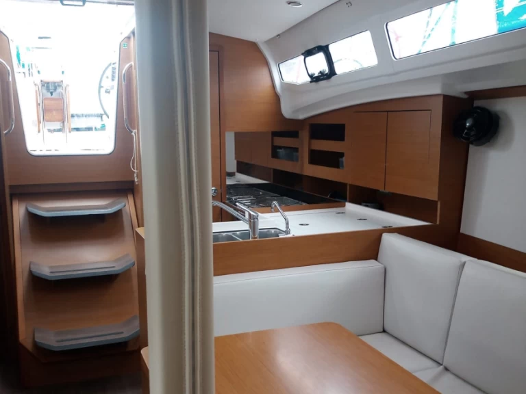 Velero para alquilar Procida al mejor precio