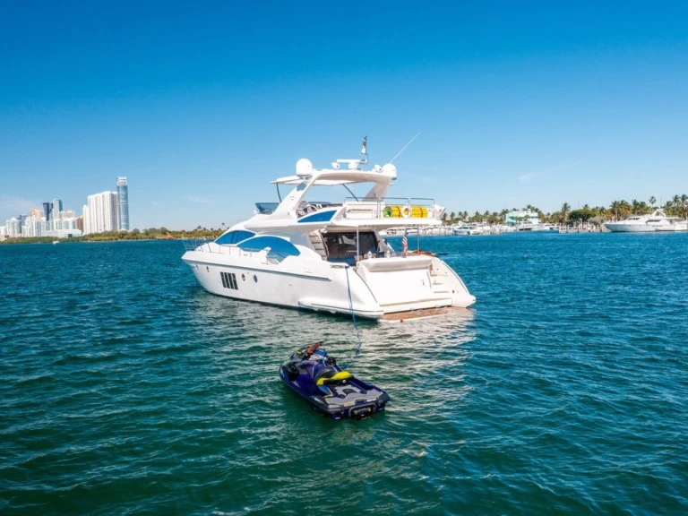 Alquiler Yate de lujo Azimut con o sin  título de navegación