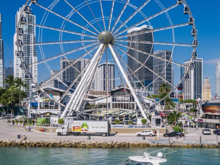 Alquiler de barcos Miami barato de Sea Ray 500 Sundancer