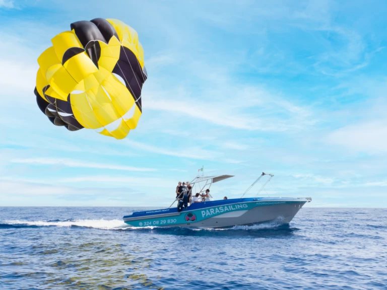 Alquiler Lancha Mercan con o sin  título de navegación