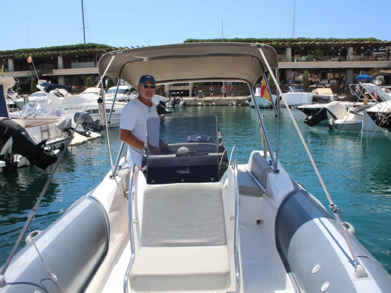 Alquiler de MV Marine GT25 en El Toro