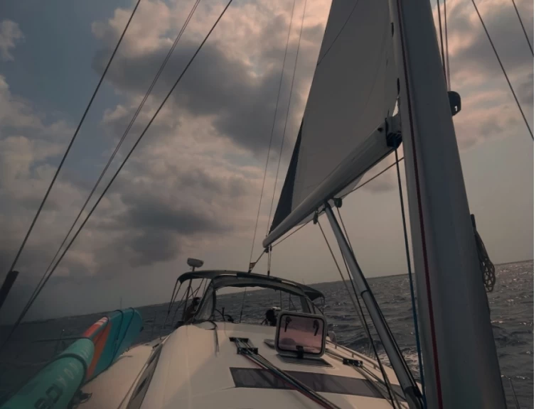 Alquiler de embarcaciones Bénéteau Oceanis 50 enRoda de Barà en Samboat